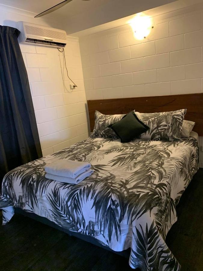 Motel On Mitchell Таунсвилл Экстерьер фото