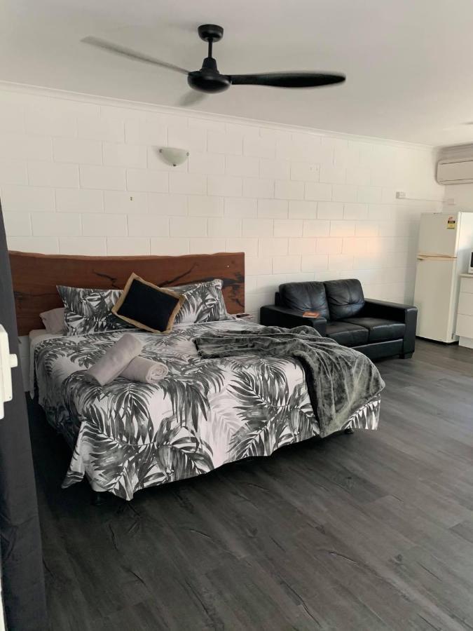 Motel On Mitchell Таунсвилл Экстерьер фото
